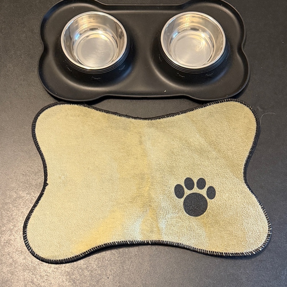 Black and Tan Dog Feeding Mat and Bowl Set
